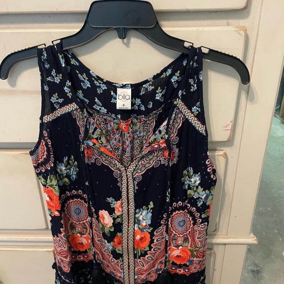 Bila floral sleeves tank - Picture 3 of 3